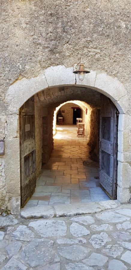 Mas De Coulet Bed and Breakfast Brissac Buitenkant foto