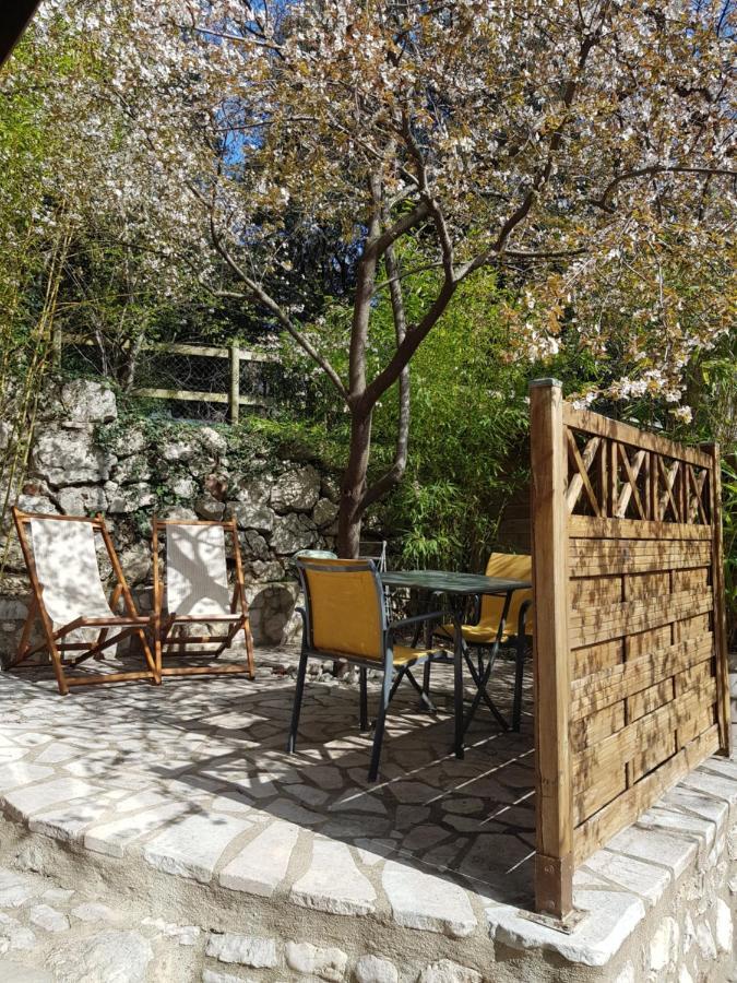 Mas De Coulet Bed and Breakfast Brissac Buitenkant foto
