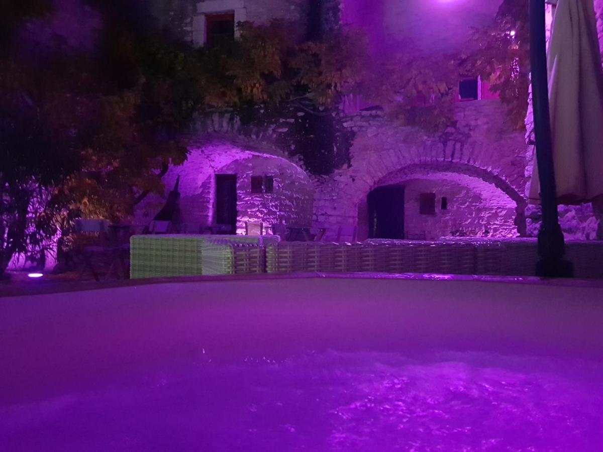 Mas De Coulet Bed and Breakfast Brissac Buitenkant foto